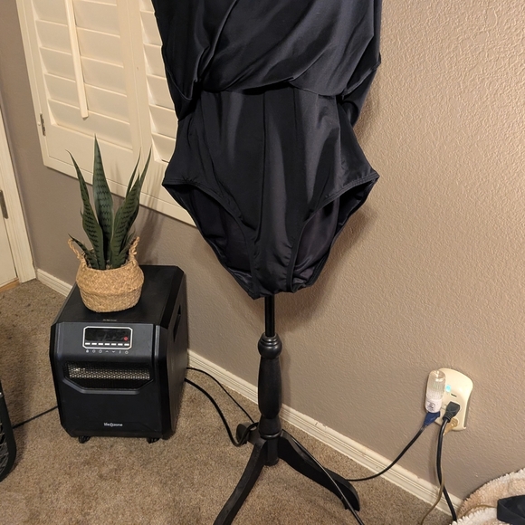 Ladies Black Dress Style Bathing Suit Size 16 - Picture 4 of 10